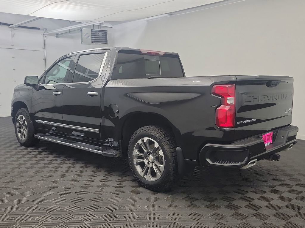 Used 2024 Chevrolet Silverado 1500 High Country w/ Technology Package image 3