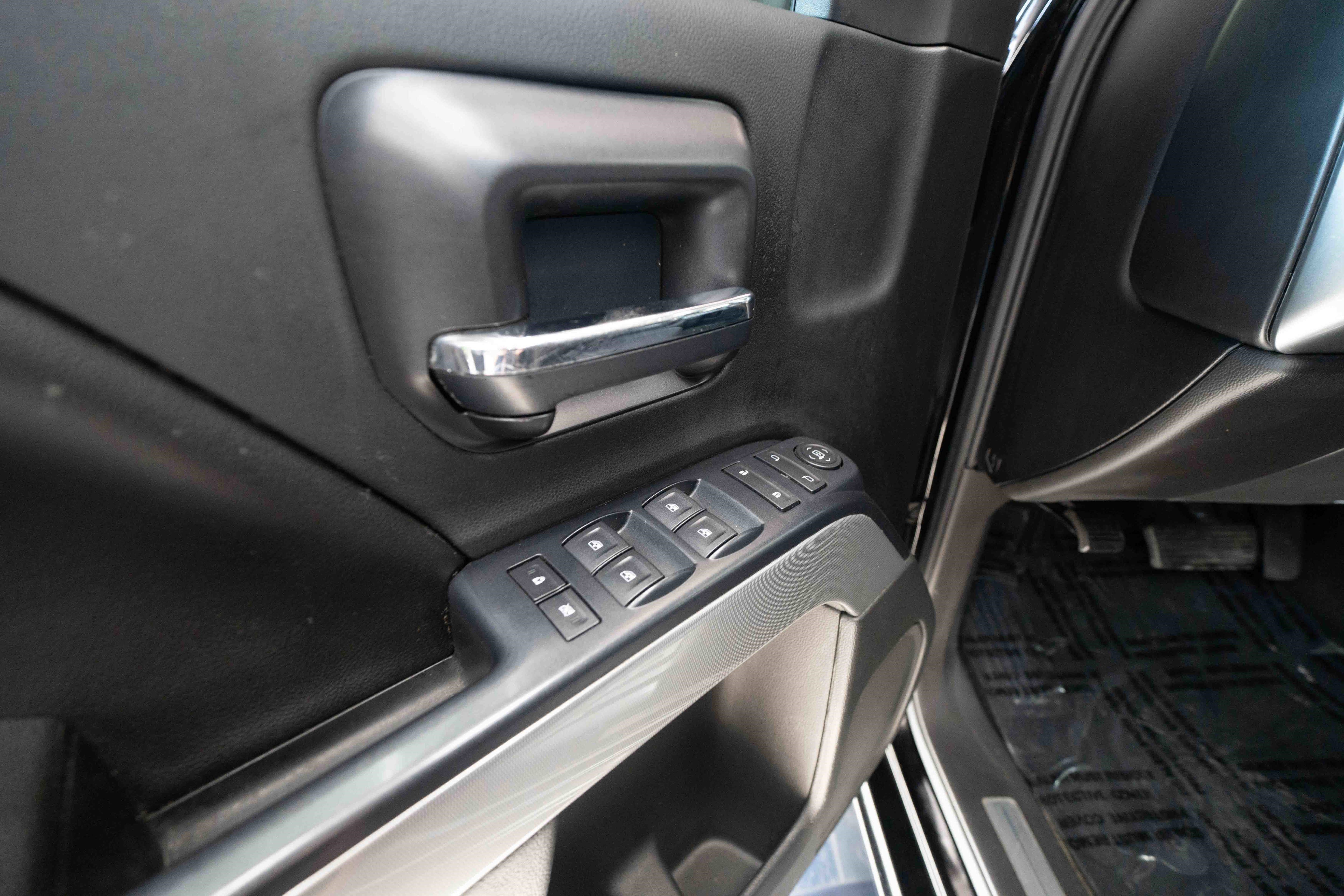Used 2015 Chevrolet Silverado 1500 LT w/ All Star Edition AWD/4WD image 7