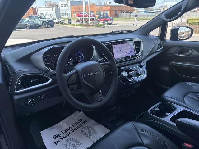Used 2022 Chrysler Pacifica Touring-L w/ S Appearance Package FWD image 48