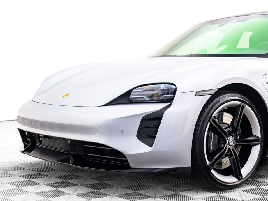 Used 2021 Porsche Taycan Turbo image 38