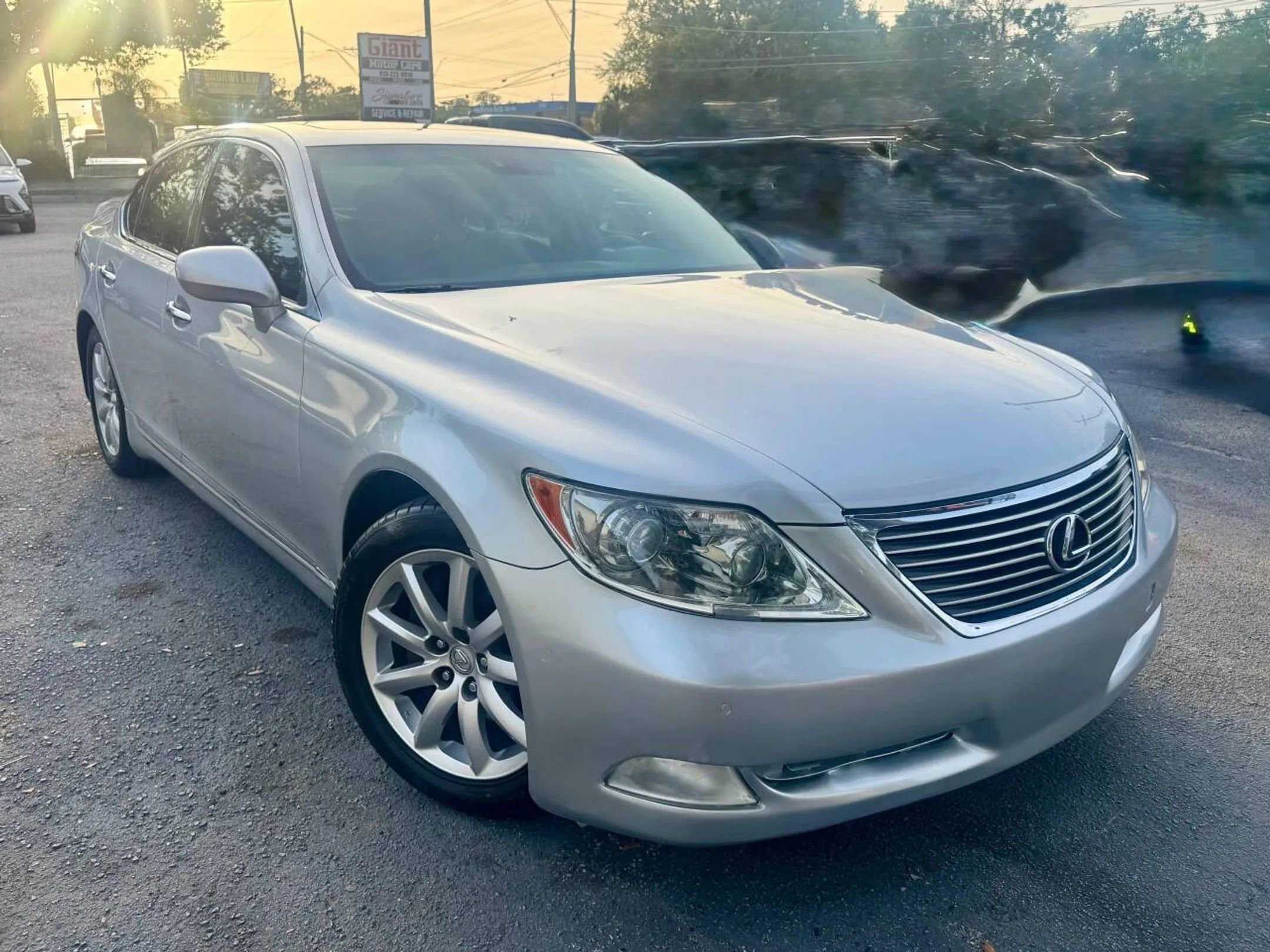 Used 2008 Lexus LS 460 RWD image 2