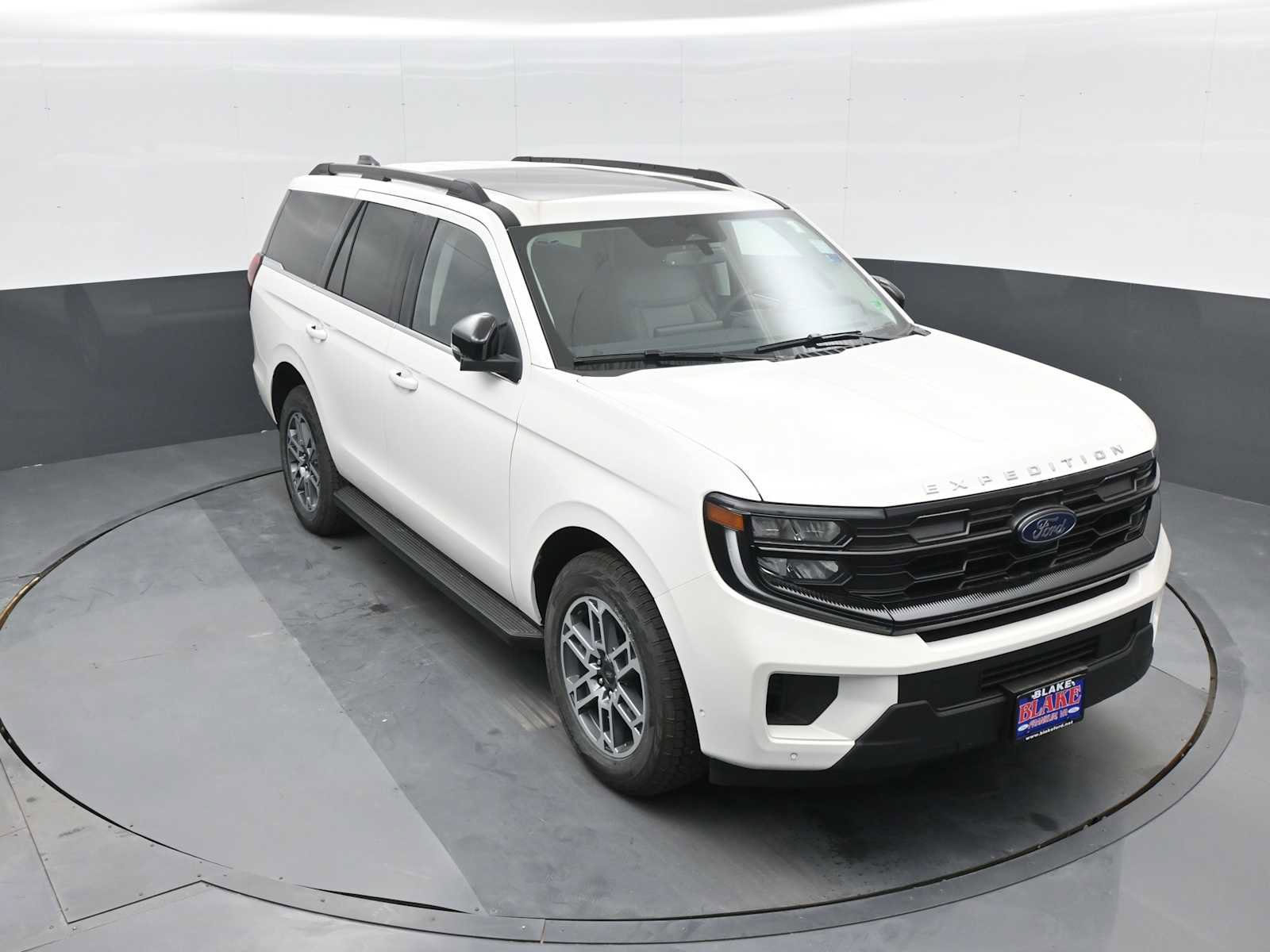 New 2025 Ford Expedition Active image 11