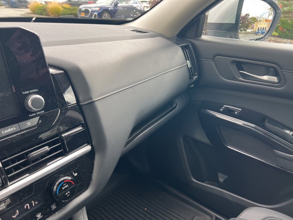 Used 2022 Nissan Pathfinder SV image 56