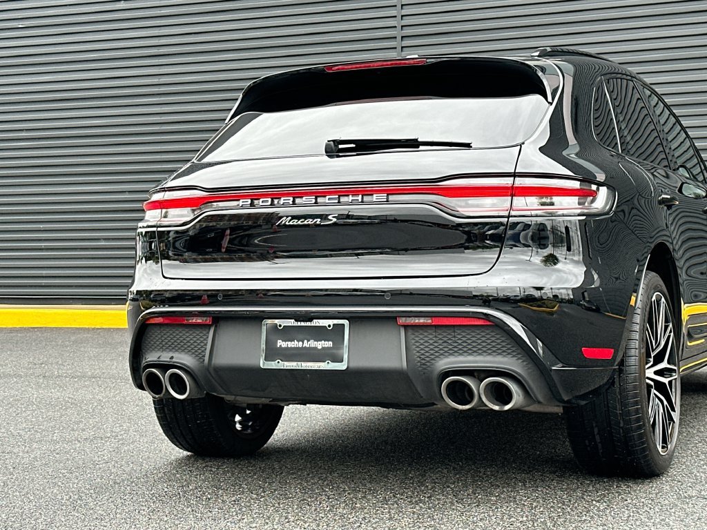 Certified 2023 Porsche Macan S AWD/4WD image 34