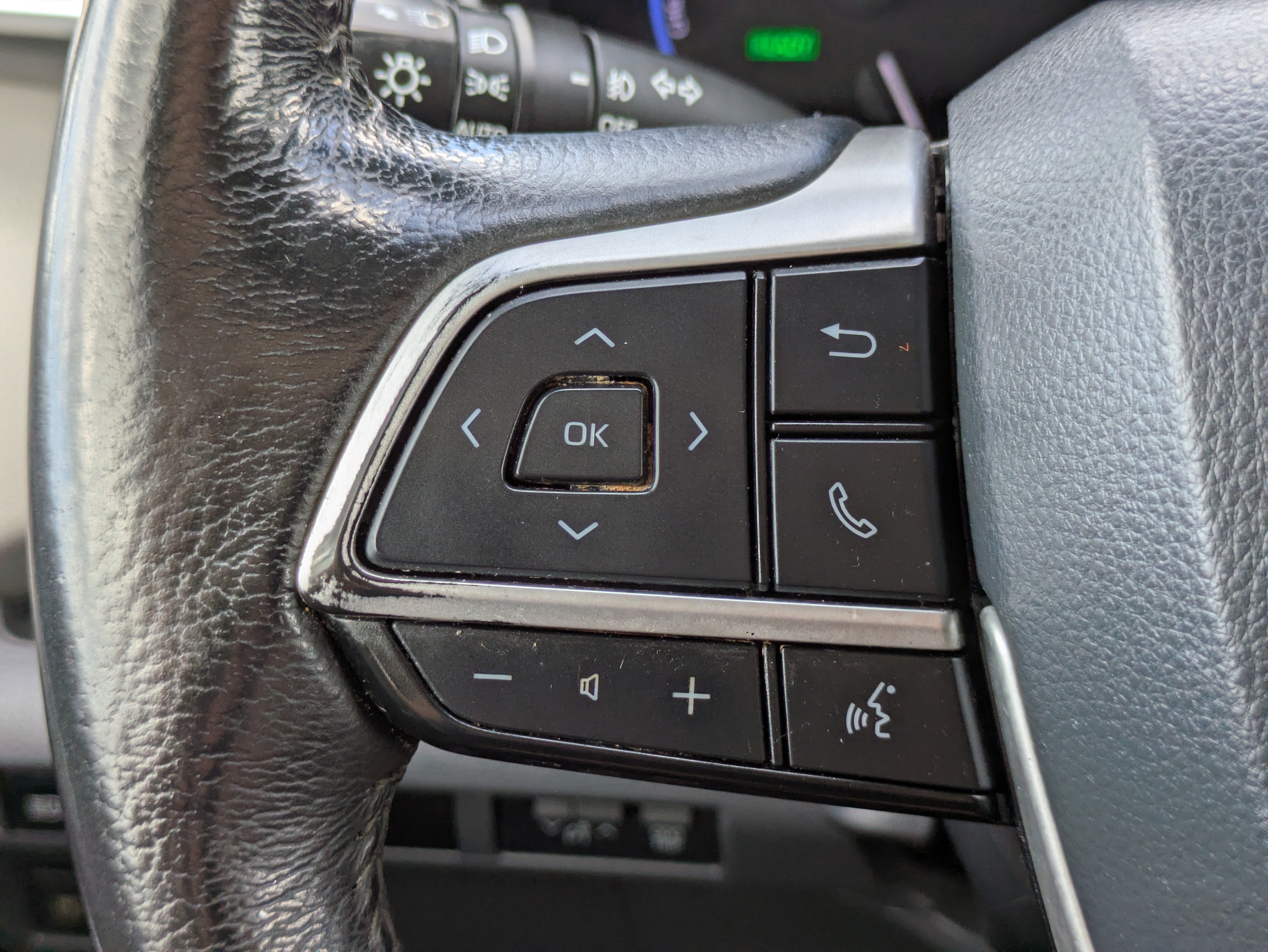 Used 2021 Toyota Sienna XLE w/ XLE Plus Package FWD image 25