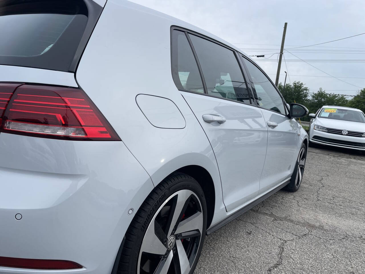 Used 2019 Volkswagen Golf 4-Door FWD image 5