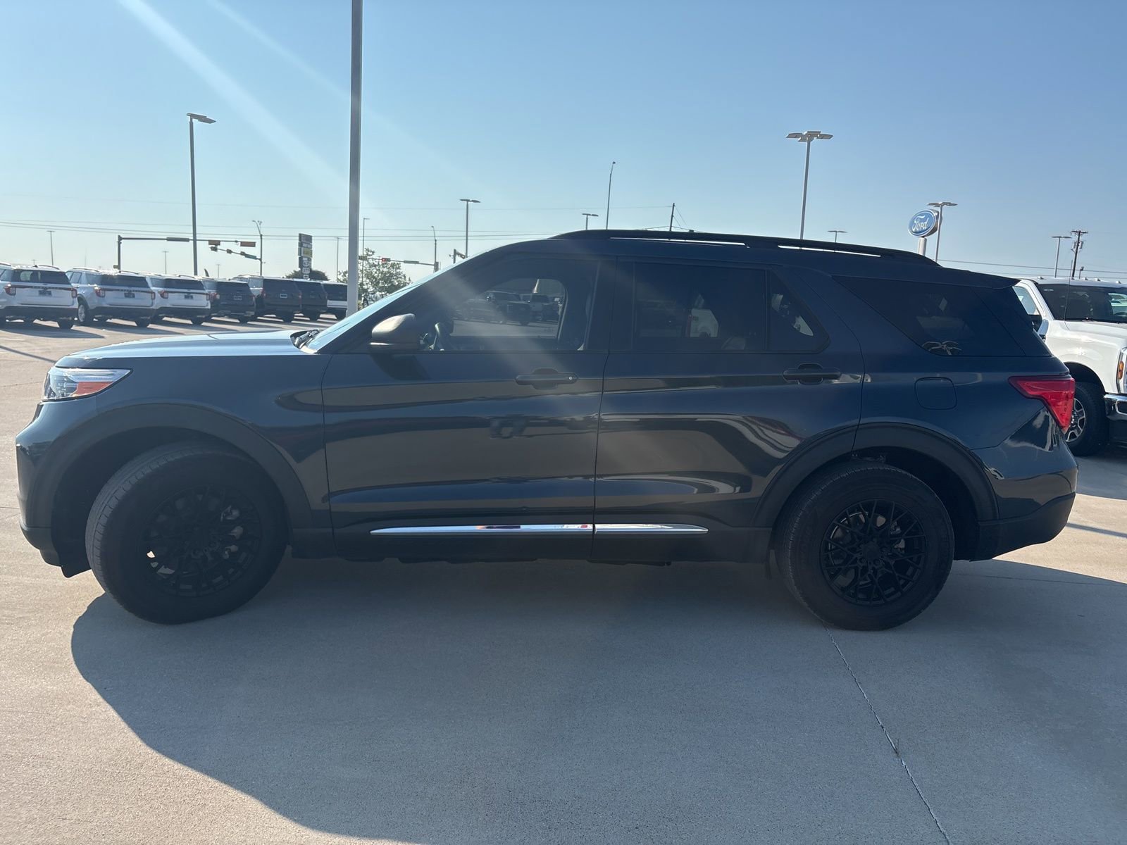 Certified 2023 Ford Explorer XLT w/ Equipment Group 202A image 4