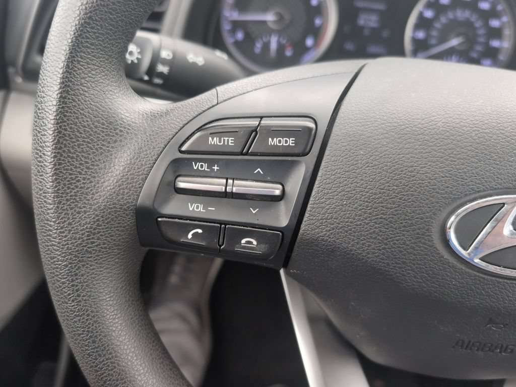 Used 2020 Hyundai Elantra SE FWD image 16