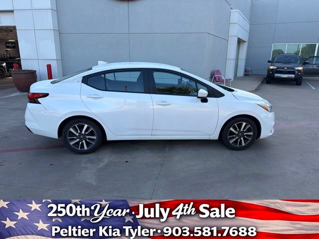 Used 2022 Nissan Versa SV FWD image 11