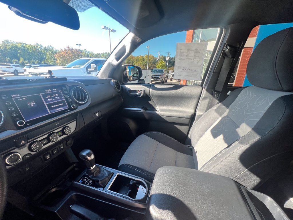 Used 2020 Toyota Tacoma TRD Off-Road AWD/4WD image 9