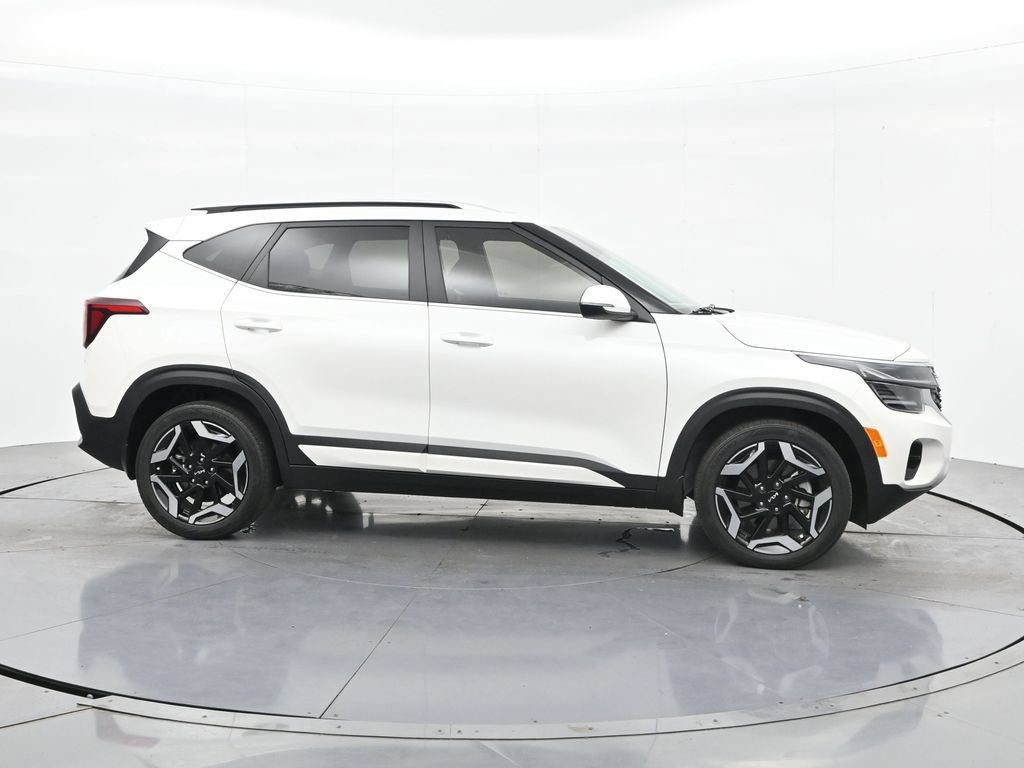 Used 2024 Kia Seltos SX w/ SX Sunroof Package AWD/4WD image 4