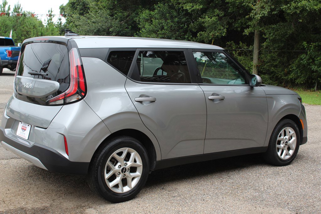 Used 2024 Kia Soul LX w/ Option Group 015 image 12