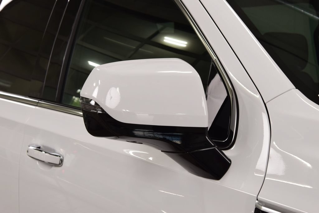 Used 2024 GMC Yukon XL Denali AWD/4WD image 18