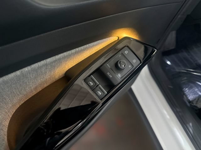 Certified 2023 Volkswagen ID.4 Pro RWD image 16