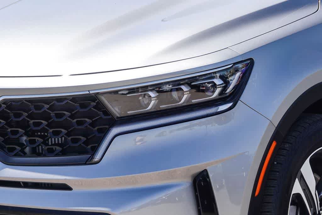 Certified 2023 Kia Sorento SX Prestige AWD/4WD image 8