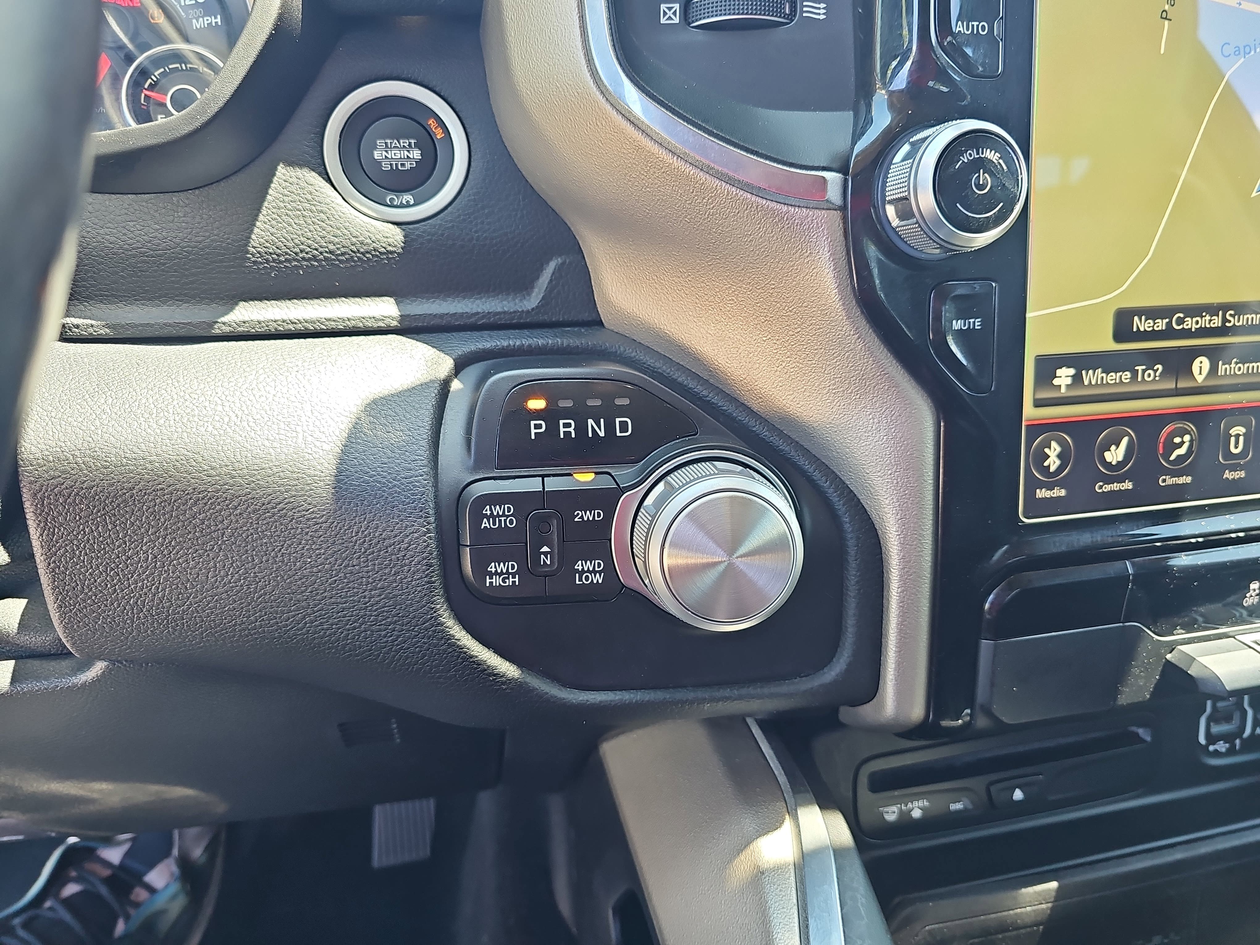 Used 2019 RAM 1500 Laramie AWD/4WD image 25