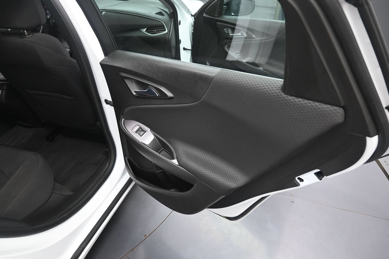 Used 2022 Chevrolet Malibu LT w/ Redline Edition FWD image 37