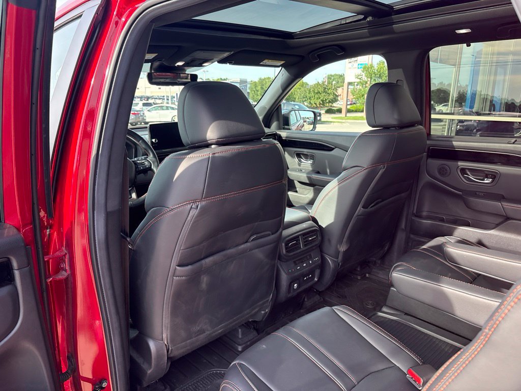 Certified 2025 Honda Pilot TrailSport image 40