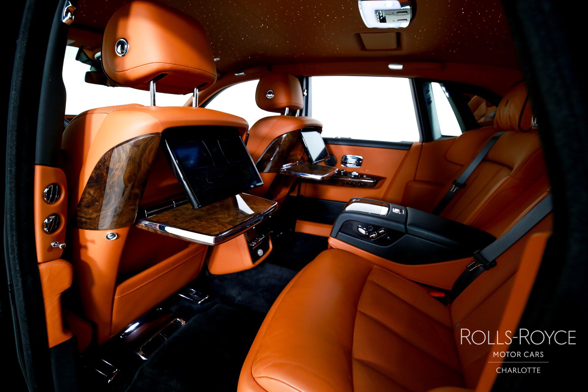 Used 2018 Rolls-Royce Phantom Sedan image 20