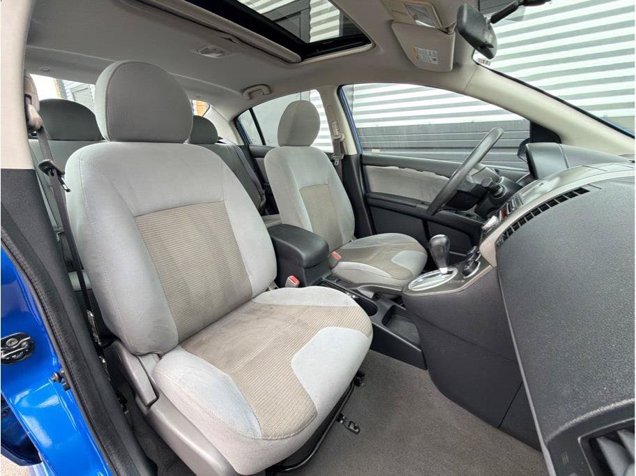 Used 2011 Nissan Sentra 2.0 SR w/ Moonroof Pkg FWD image 4