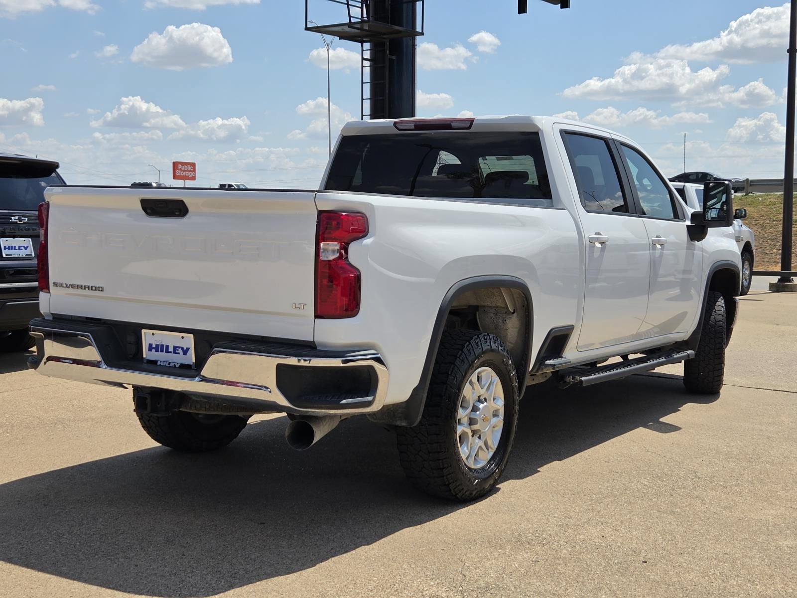 Used 2023 Chevrolet Silverado 2500 LT AWD/4WD image 4