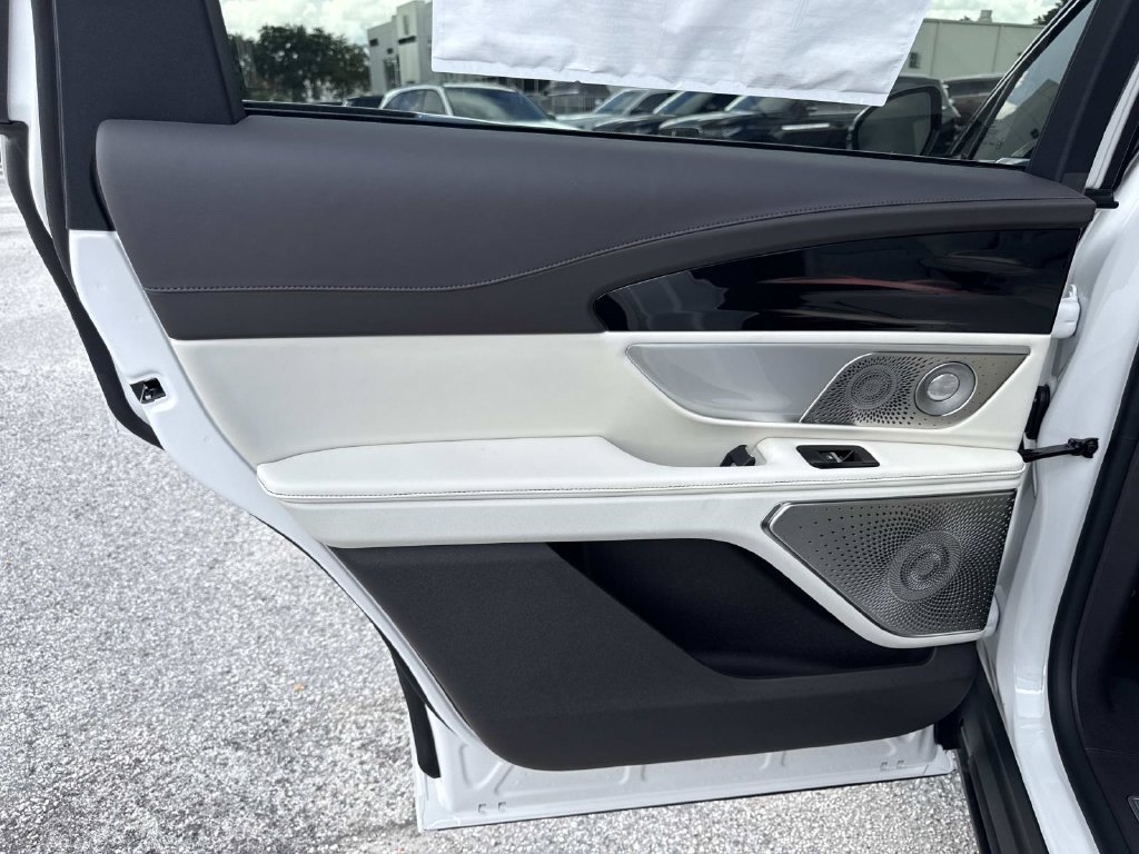 New 2026 Lincoln Nautilus Black Label AWD/4WD image 13