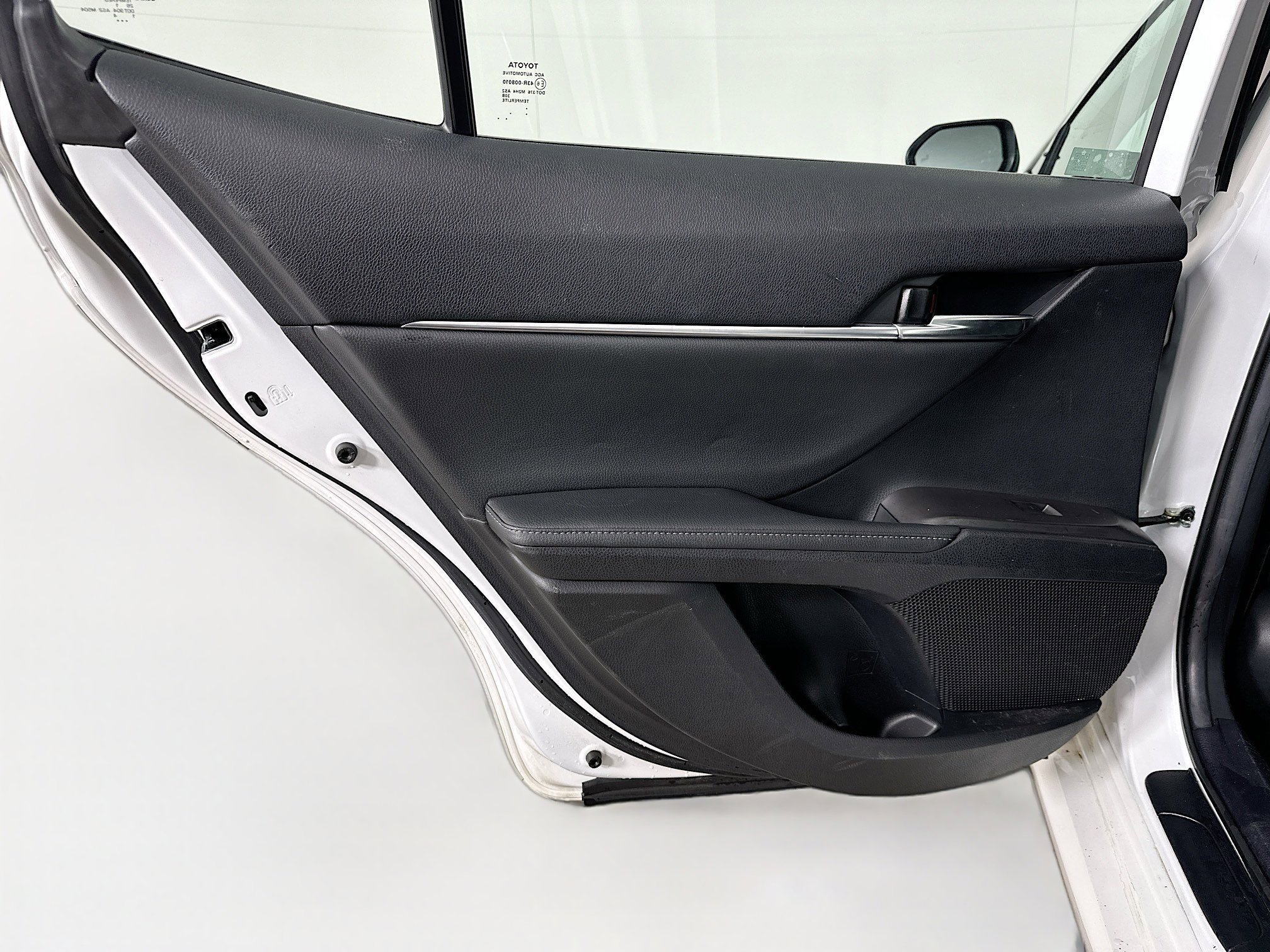 Used 2021 Toyota Camry XLE w/ Navigation Upgrade Package image 27