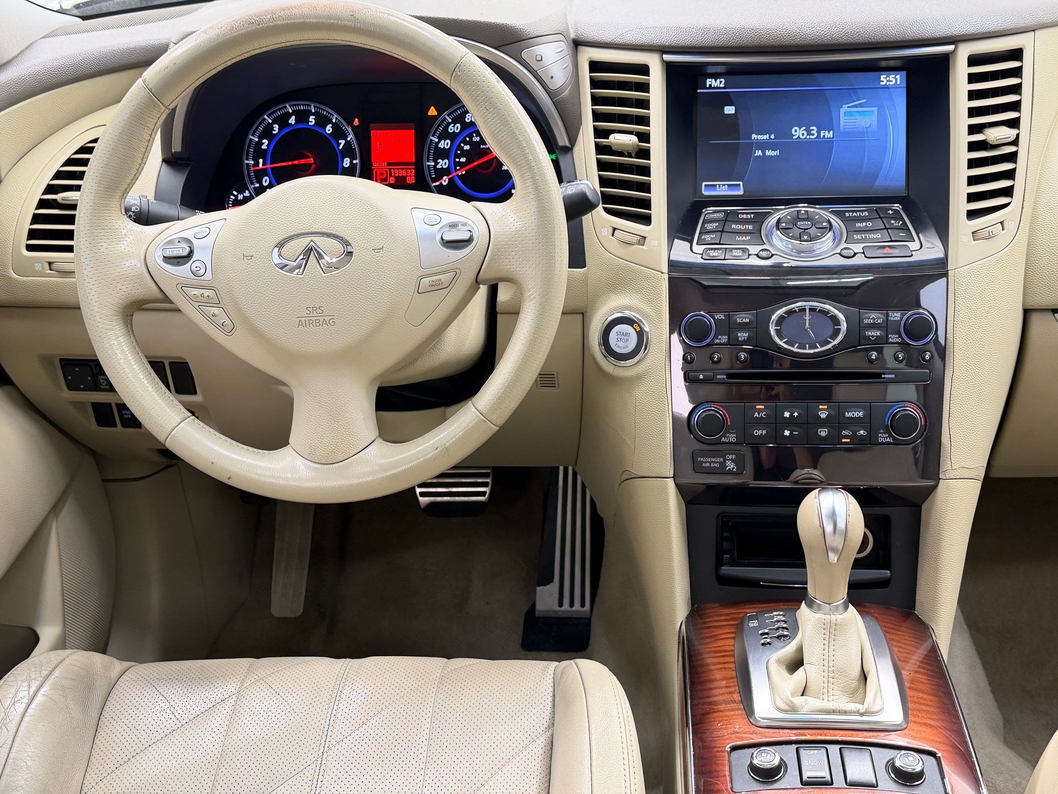 Used 2011 INFINITI FX35 AWD w/ Premium Pkg image 29