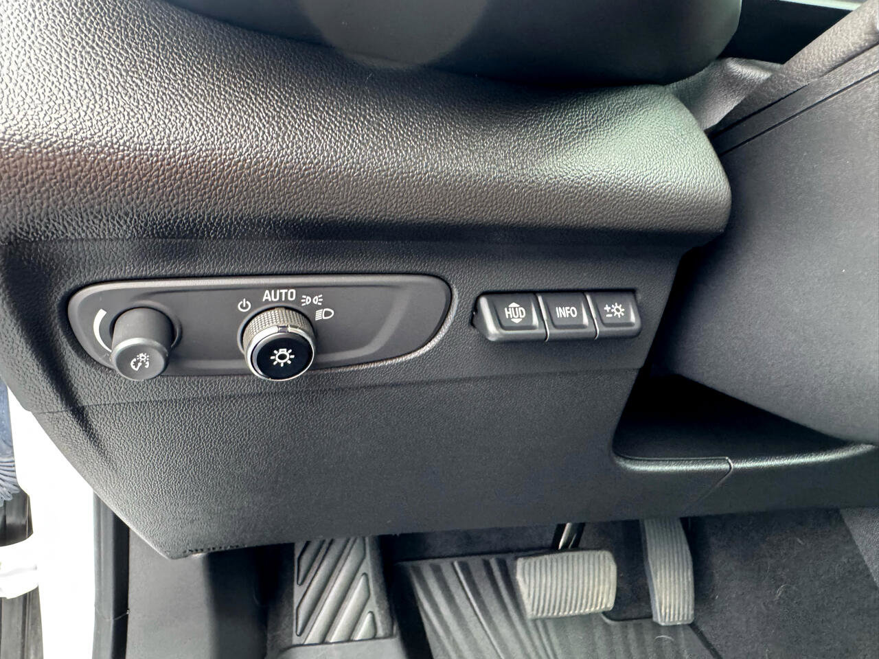 Used 2023 Buick Envision Avenir image 27