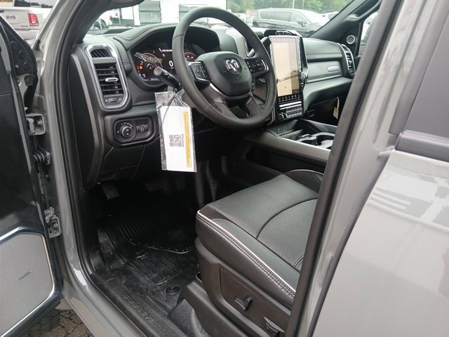 New 2027 RAM 4500 4x4 Crew Cab DRW w/ Laramie Trim Package image 48