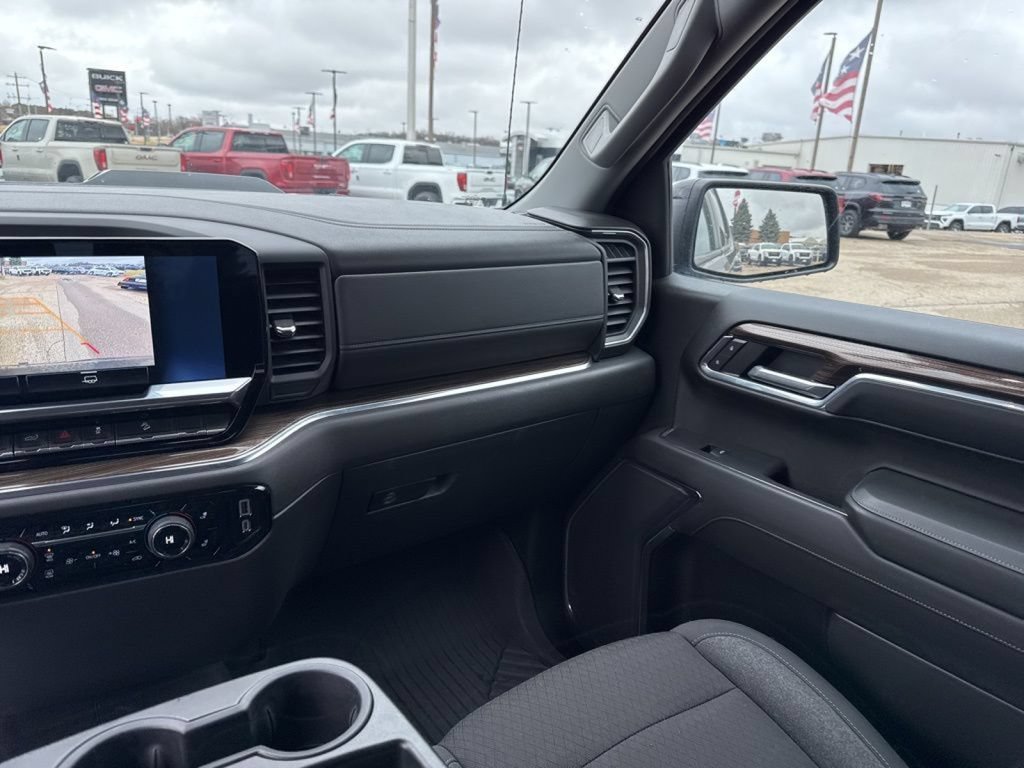 Used 2024 Chevrolet Silverado 1500 LT Trail Boss AWD/4WD image 44