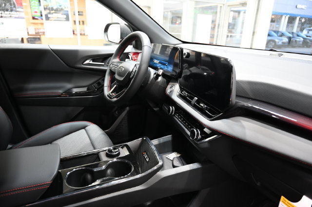 New 2027 Chevrolet Equinox RS w/ Convenience Package III FWD image 13
