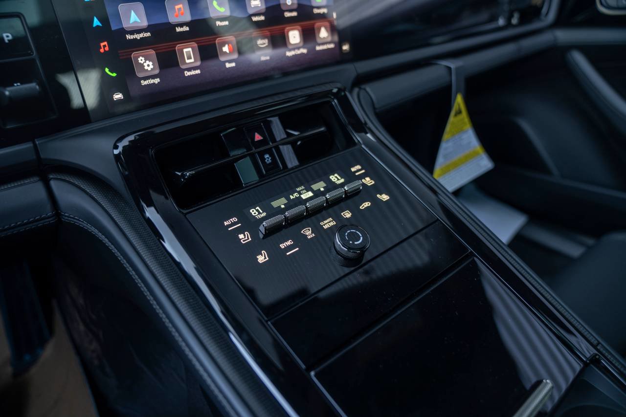 New 2026 Porsche Panamera Turbo image 23