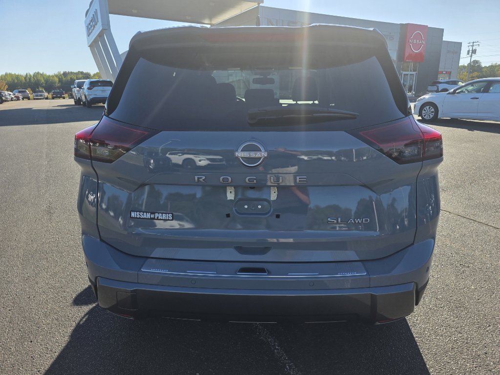 Used 2025 Nissan Rogue SL image 4
