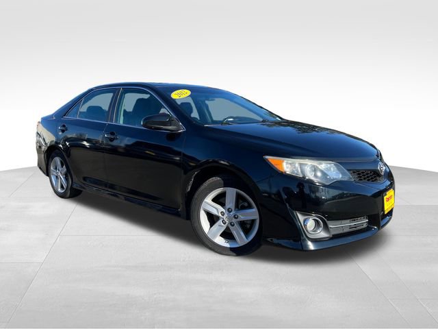 Used 2012 Toyota Camry SE image 1