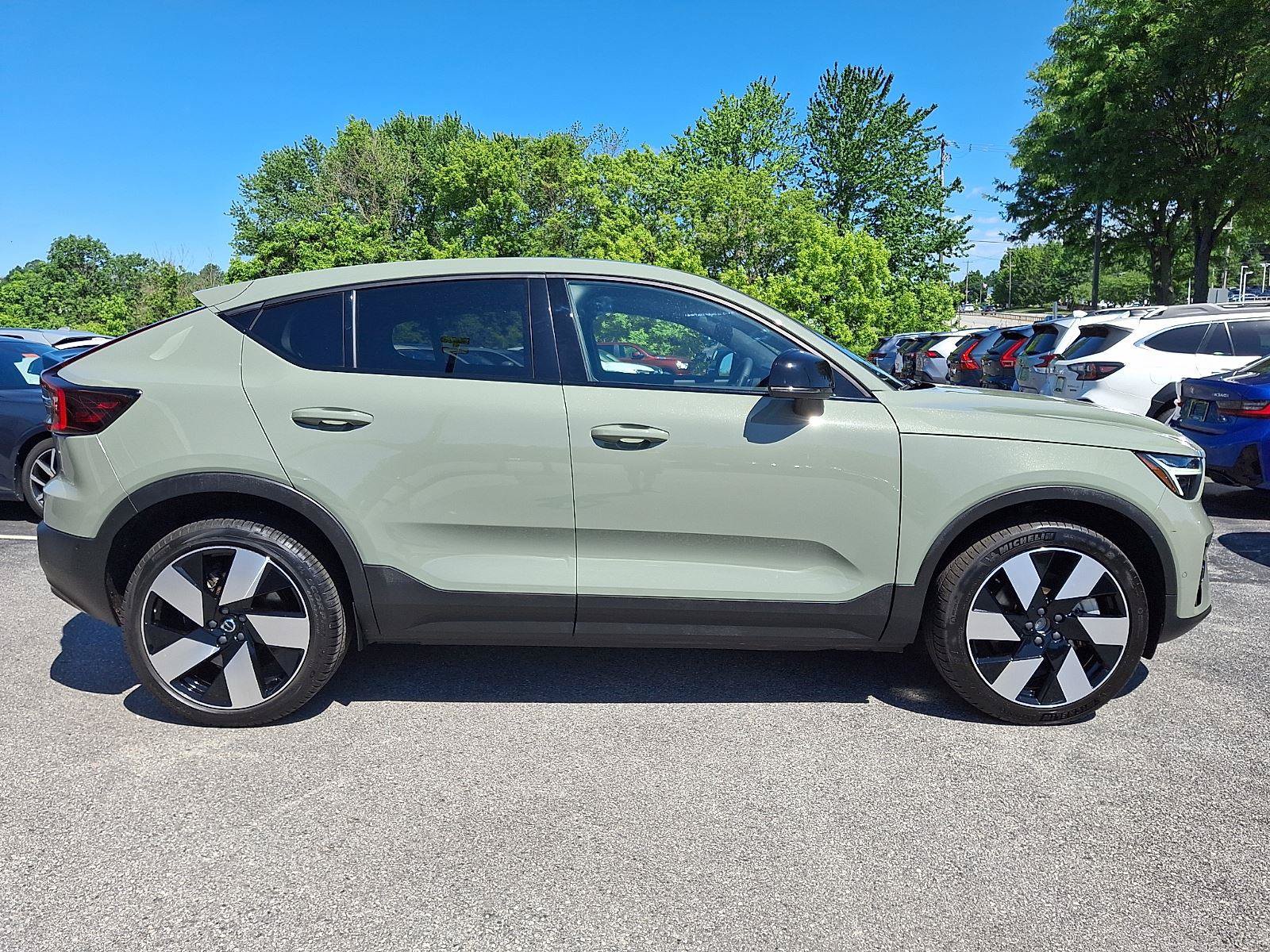 Certified 2023 Volvo C40 P8 Recharge Ultimate w/ Protection Package Premier AWD/4WD image 7