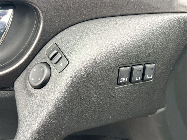 Used 2019 Nissan Rogue SV w/ Premium Package image 28