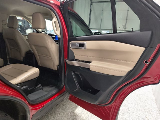 Certified 2023 Ford Explorer XLT w/ Equipment Group 202A AWD/4WD image 21