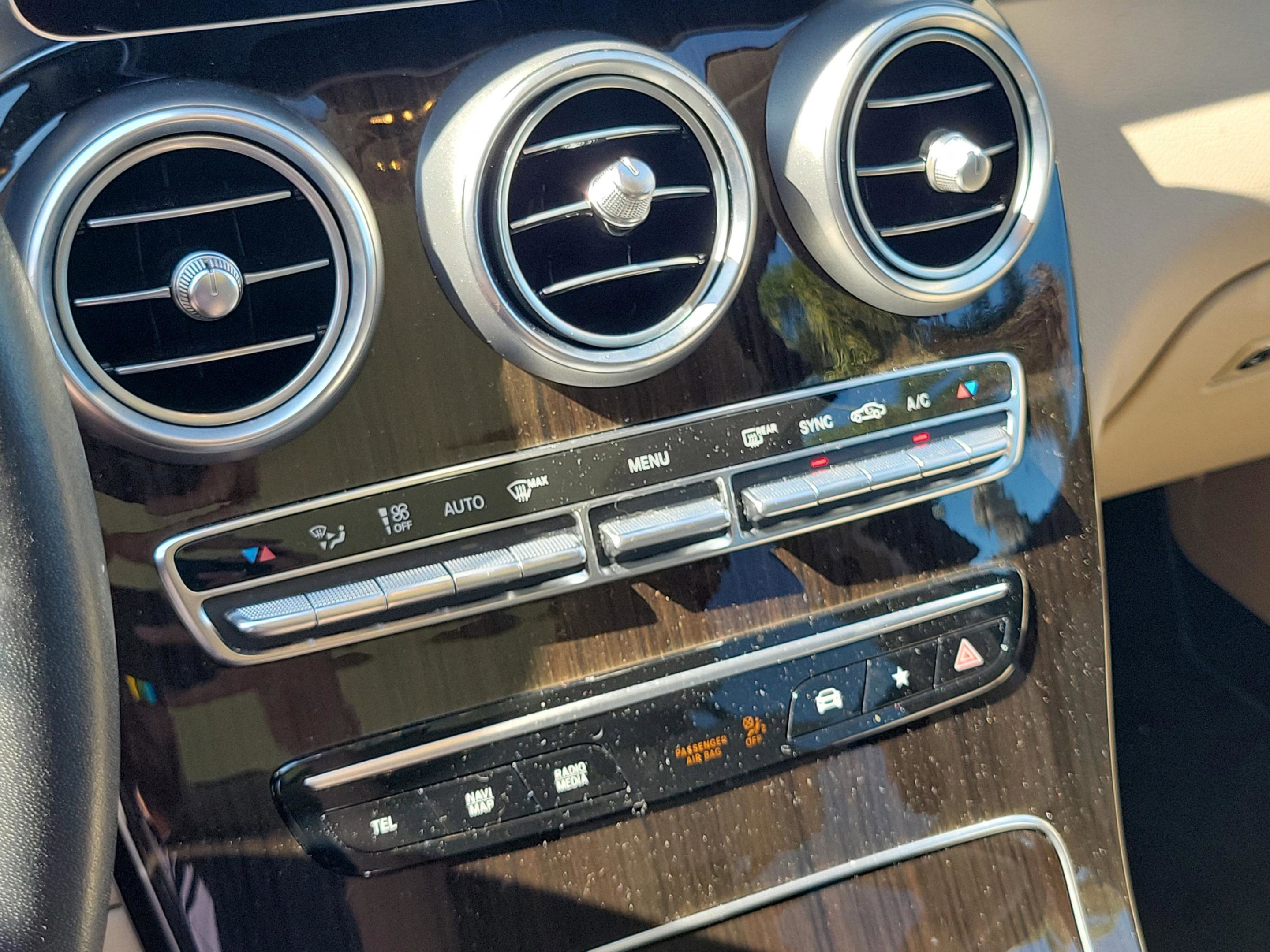 Used 2022 Mercedes-Benz GLC 300 image 21