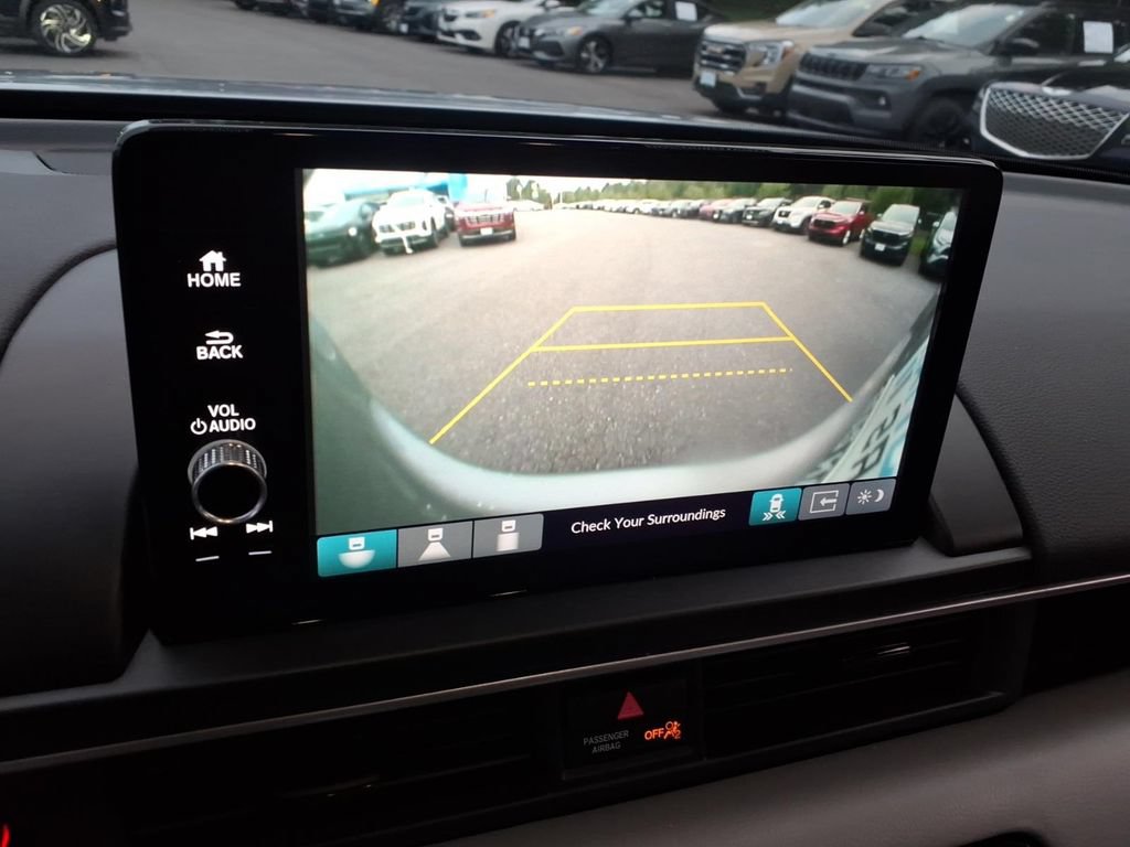 Used 2024 Honda Pilot Touring image 29