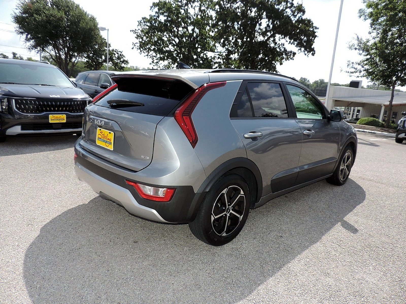 Used 2024 Kia Niro LX FWD image 5