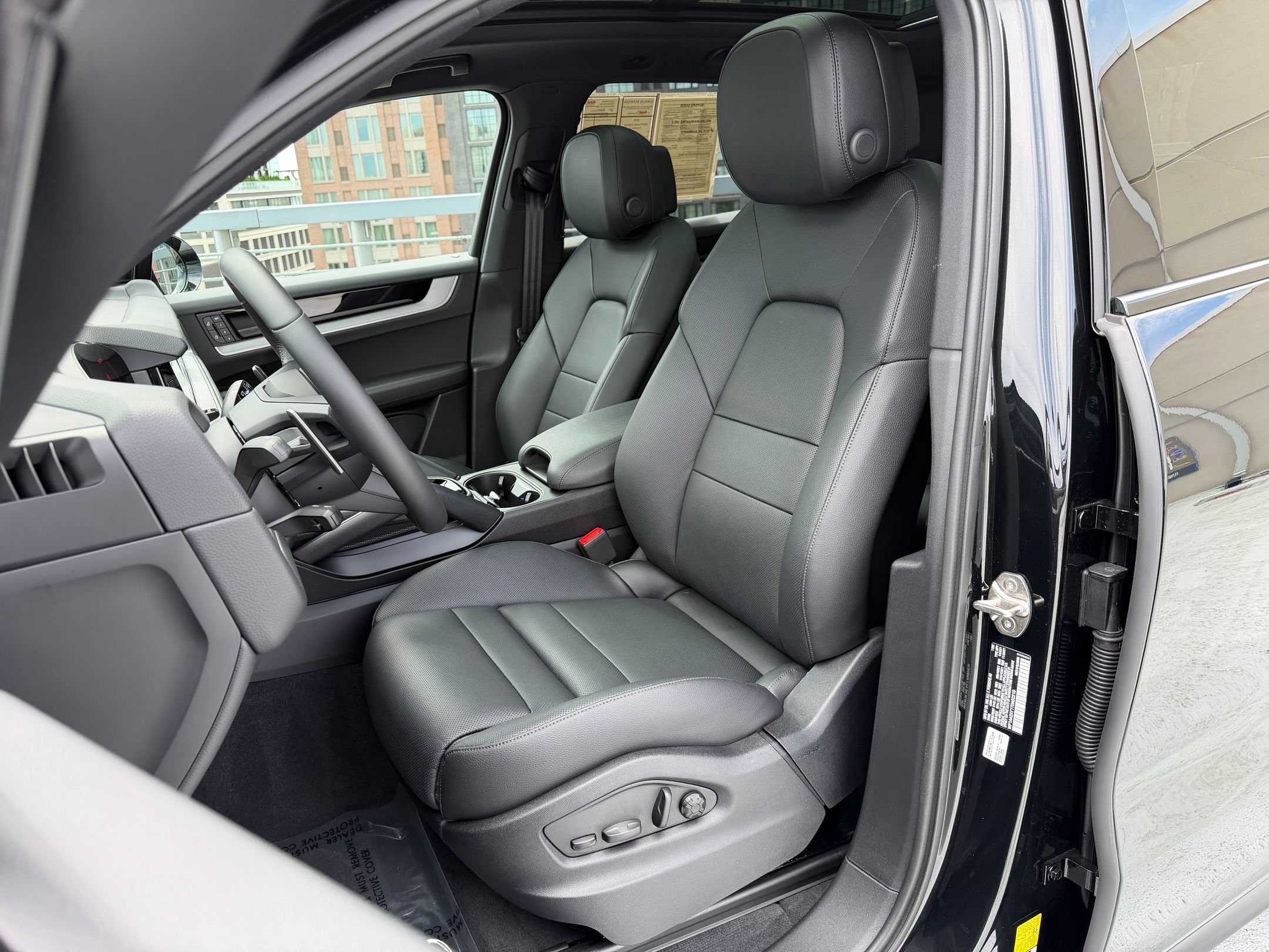 Certified 2026 Porsche Cayenne AWD/4WD image 5