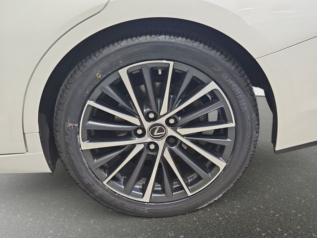 Certified 2024 Lexus ES 350 w/ Premium Package FWD image 32