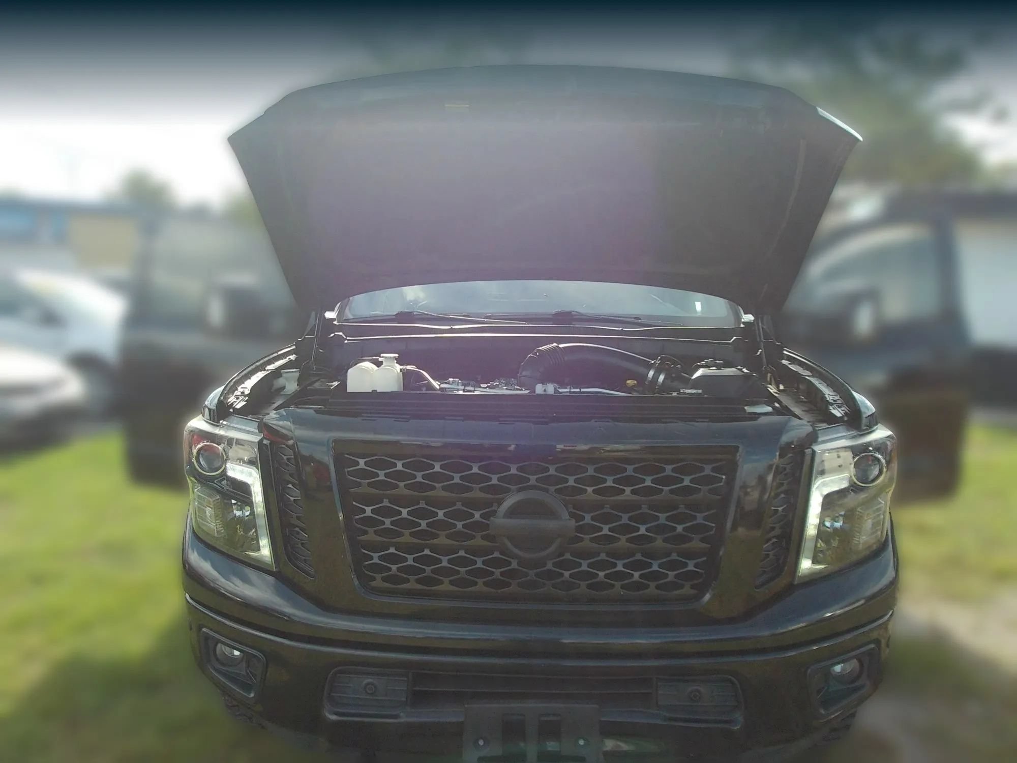 Used 2018 Nissan Titan SV w/ SV Convenience Package AWD/4WD image 42