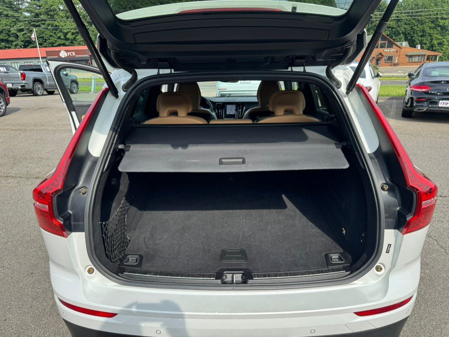 Used 2019 Volvo XC60 T6 Momentum w/ Multimedia Package AWD/4WD image 20