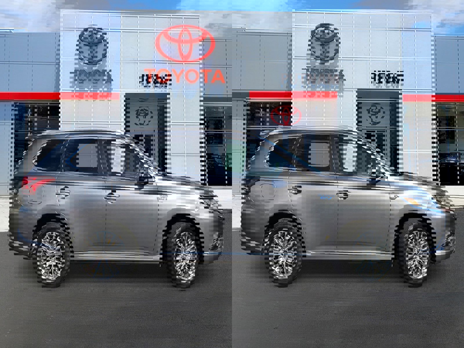 Used 2022 Mitsubishi Outlander SEL image 3