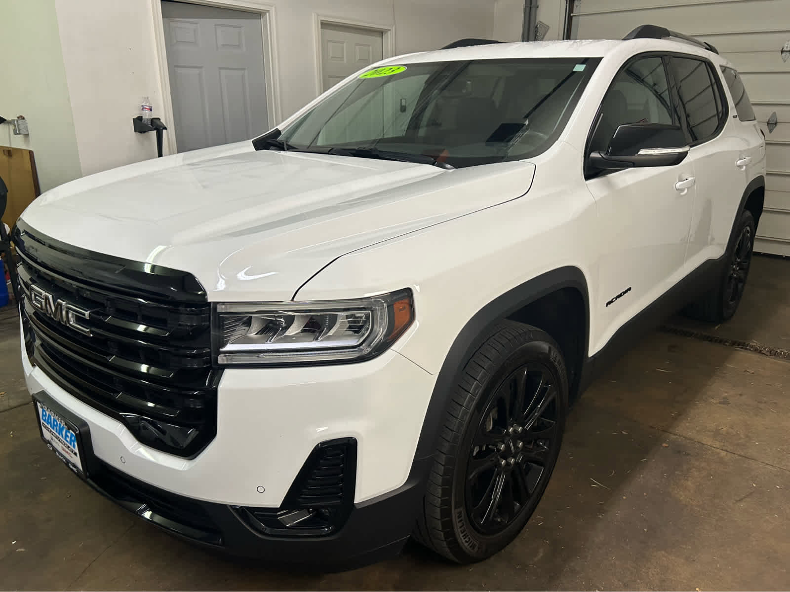 Used 2023 GMC Acadia SLT w/ Elevation Edition image 6