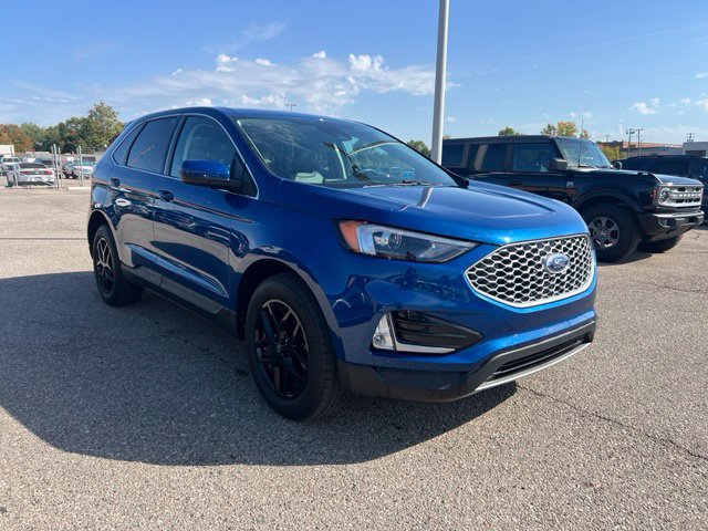 Certified 2024 Ford Edge SEL w/ Convenience Package AWD/4WD image 3