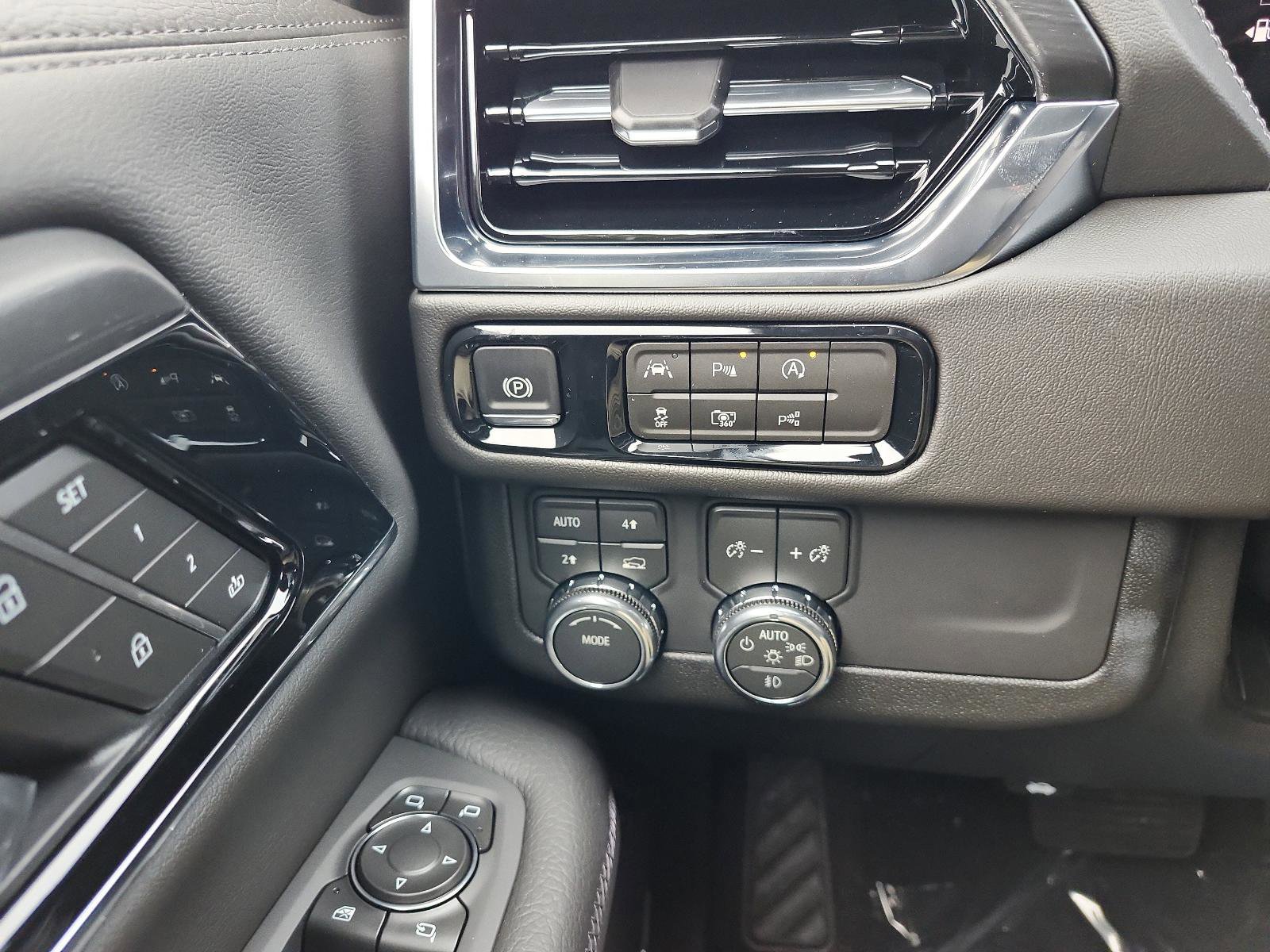 New 2026 GMC Yukon XL Denali w/ Sun & Power Step Package image 18