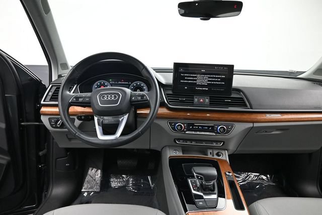 Used 2023 Audi Q5 2.0T Premium Plus w/ Premium Plus Package AWD/4WD image 18